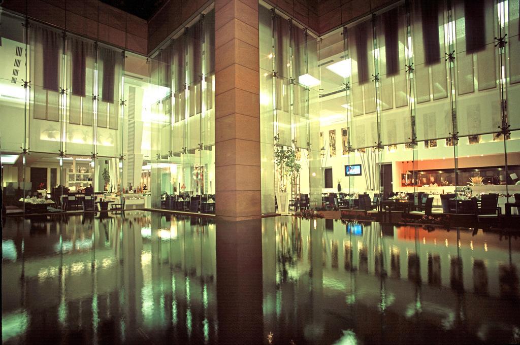 Hotel Radisson Noida Exterior foto