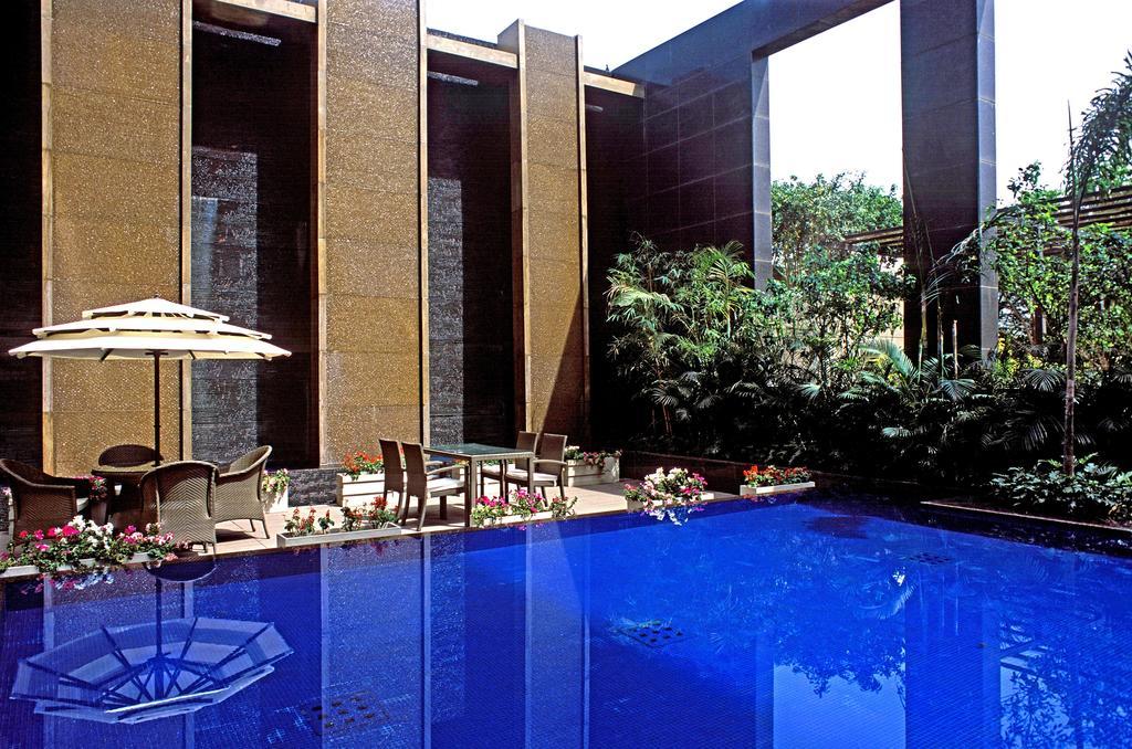 Hotel Radisson Noida Exterior foto