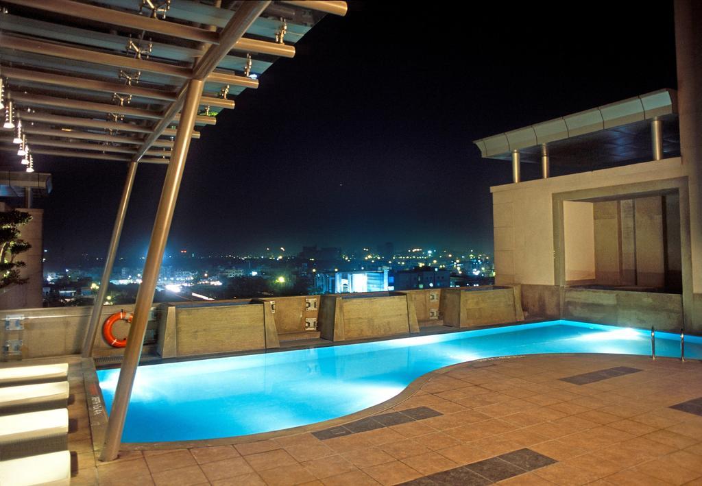 Hotel Radisson Noida Exterior foto