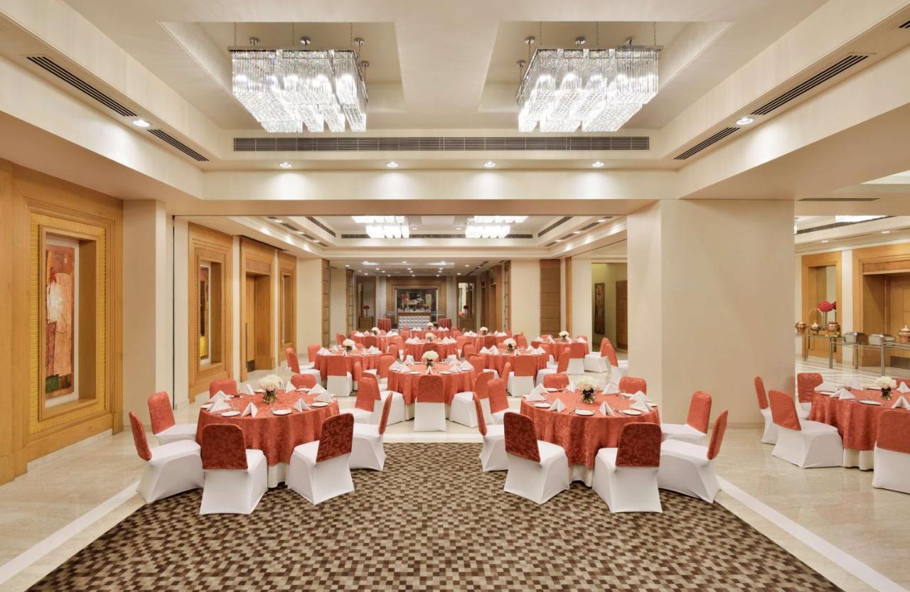 Hotel Radisson Noida Exterior foto