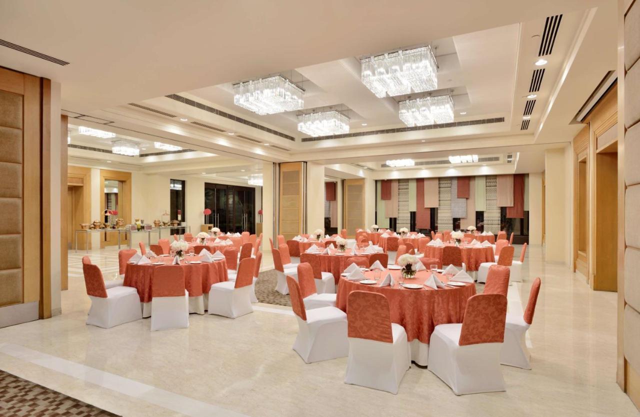 Hotel Radisson Noida Exterior foto