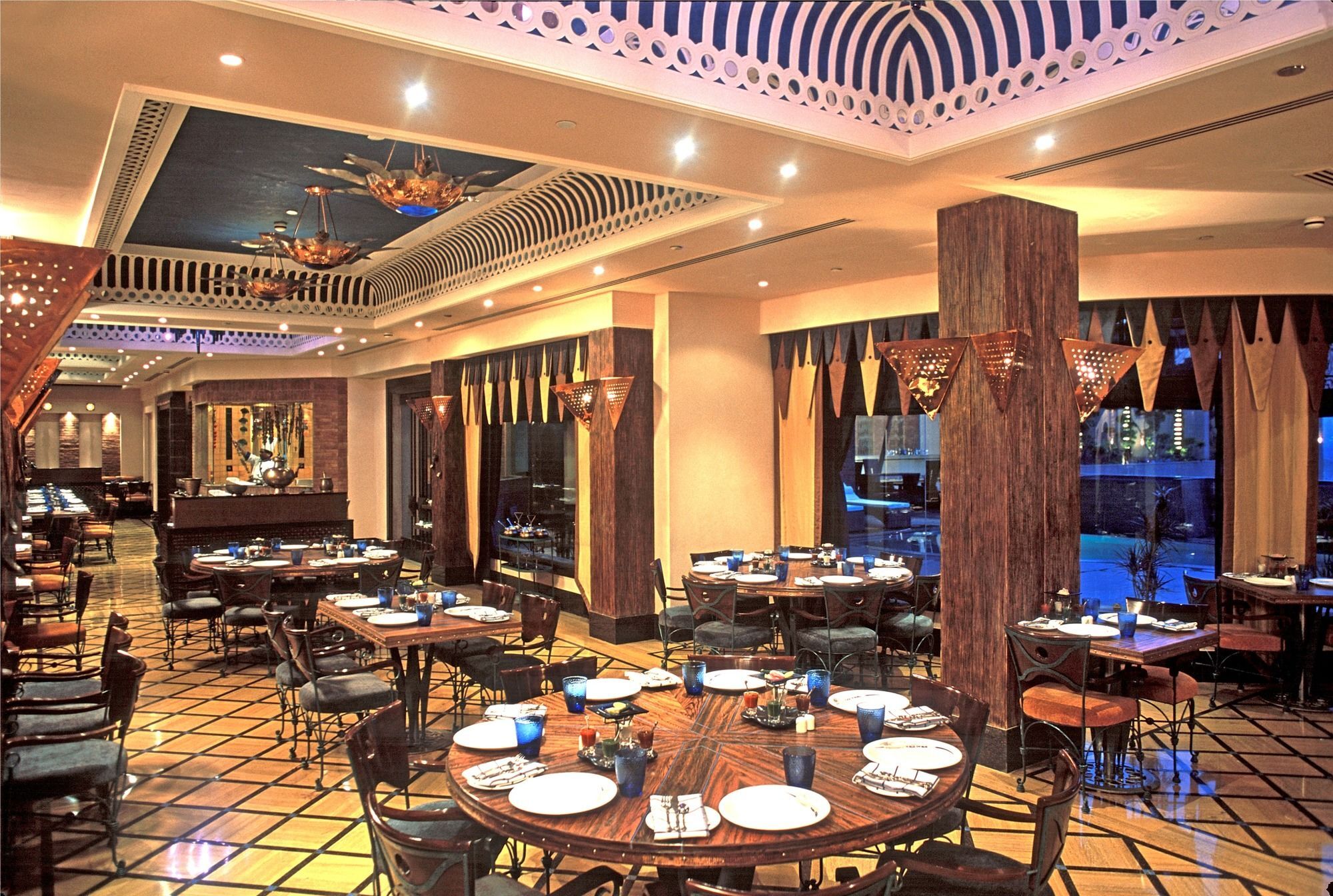 Hotel Radisson Noida Exterior foto