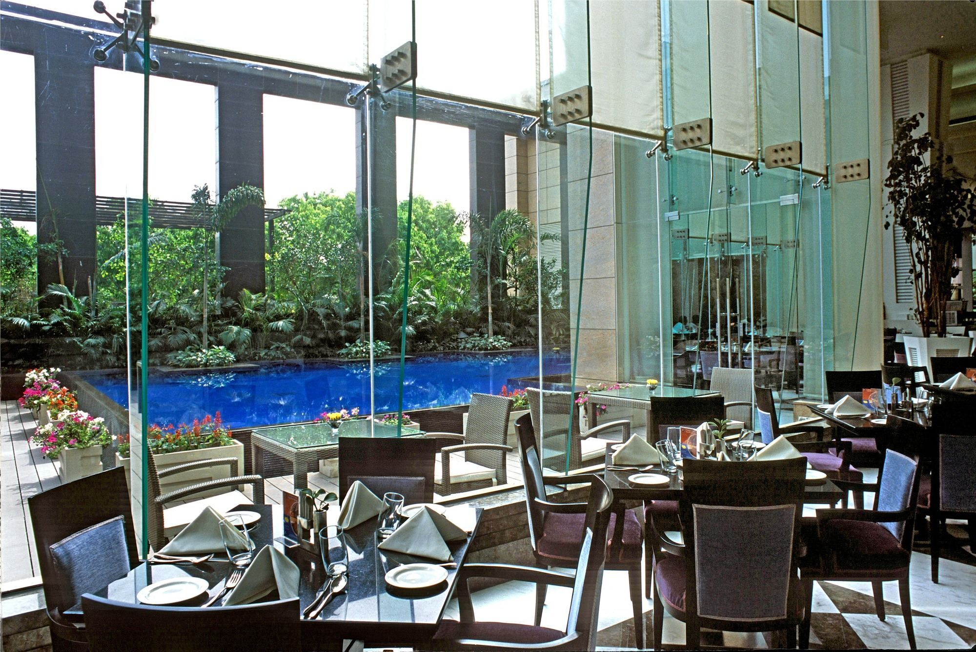 Hotel Radisson Noida Exterior foto